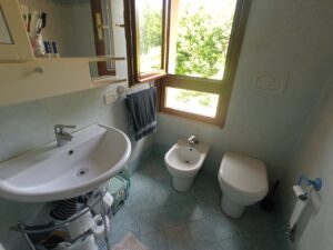 Terratetto in Vendita per Famiglie con 3 Camere, Veranda e Posto Auto
