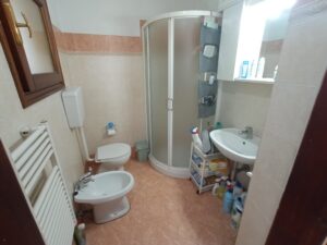 Terratetto in Vendita per Famiglie con 3 Camere, Veranda e Posto Auto