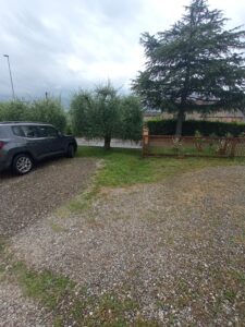 Terratetto in Vendita per Famiglie con 3 Camere, Veranda e Posto Auto