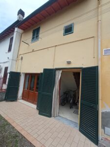 Terratetto in Vendita per Famiglie con 3 Camere, Veranda e Posto Auto