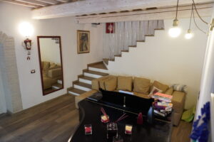 Villetta Bifamiliare Vinci con Giardino e 3 camere