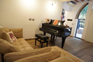 Villetta Bifamiliare Vinci con Giardino e 3 camere