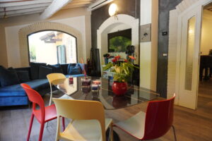 Villetta Bifamiliare Vinci con Giardino e 3 camere