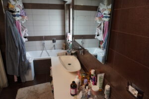Villetta Bifamiliare Vinci con Giardino e 3 camere