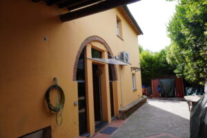Villetta Bifamiliare Vinci con Giardino e 3 camere